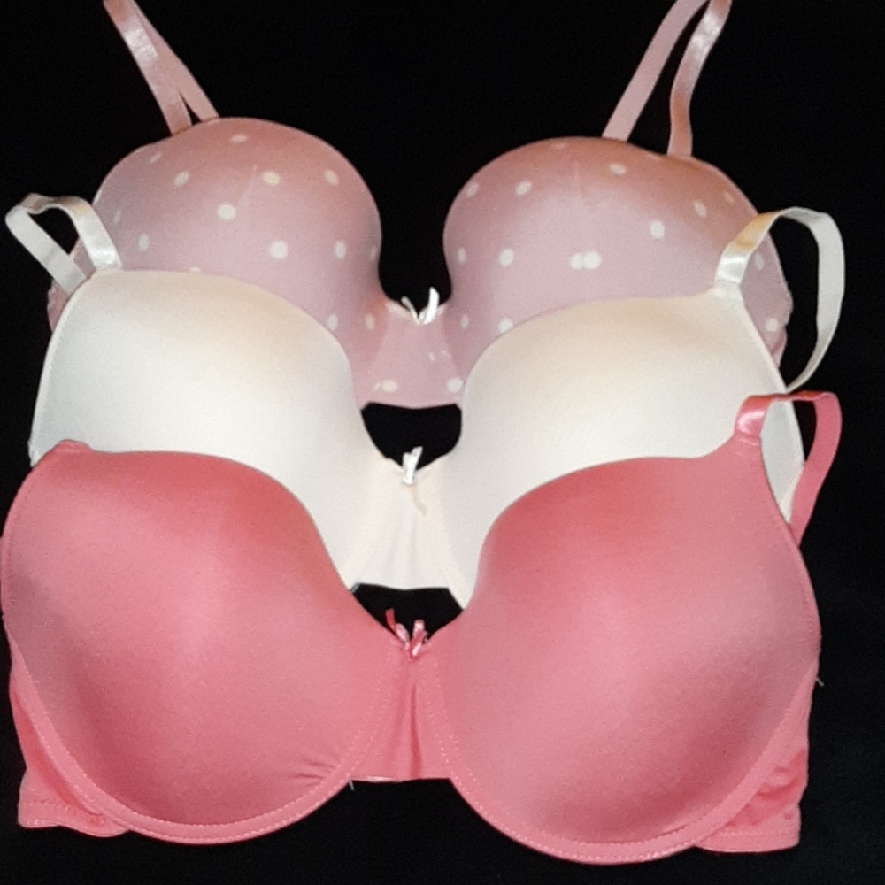 Set of 3 Underwire Bras.....New without tags!!
